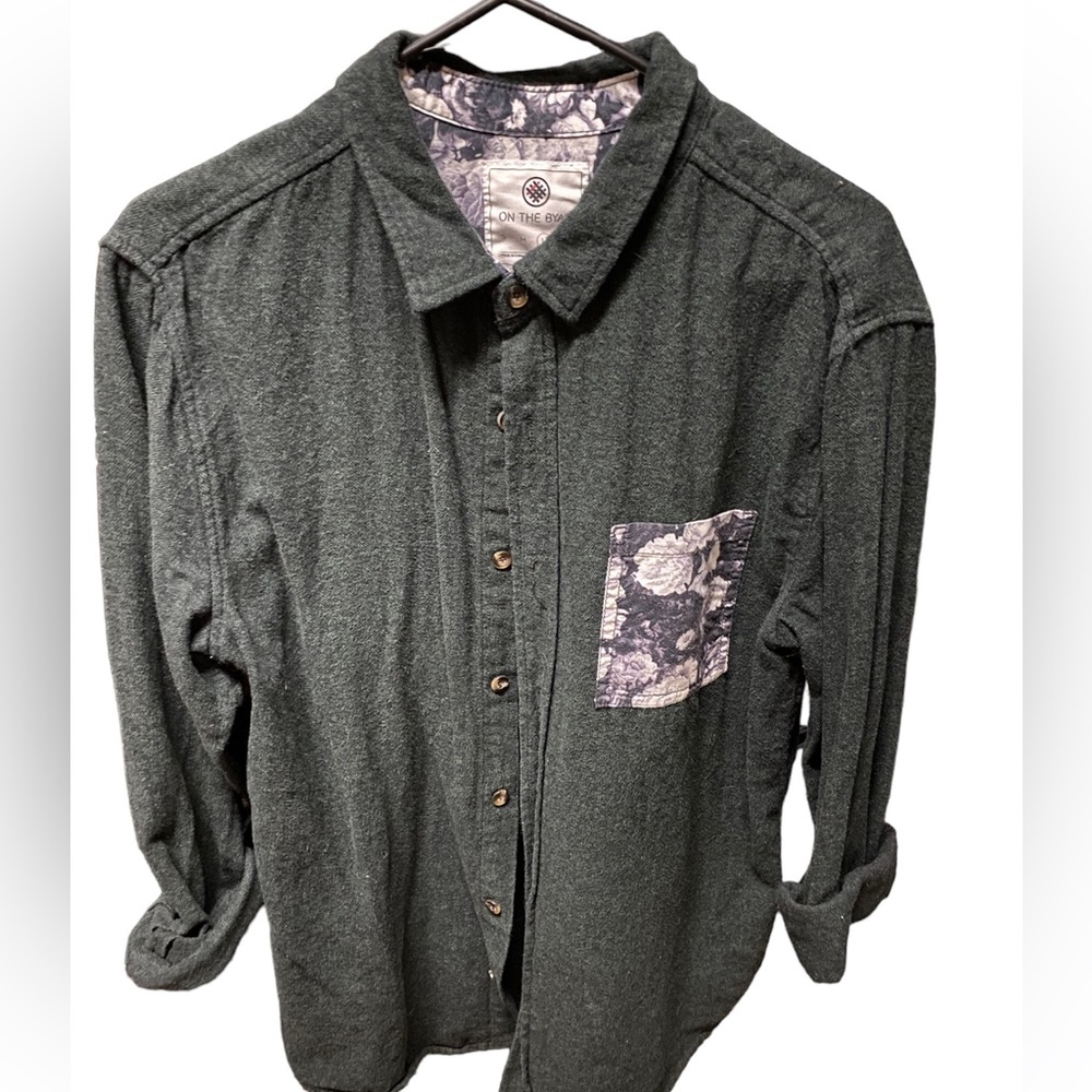 Men’s L On The Byas Long Sleeve Floral Pocket Button Down